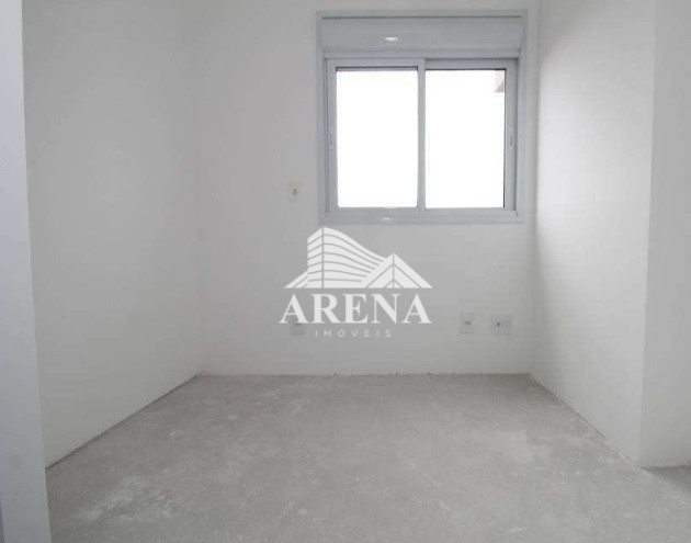 Apto  Vila Palmares com 2 dormitórios por  R$260.000