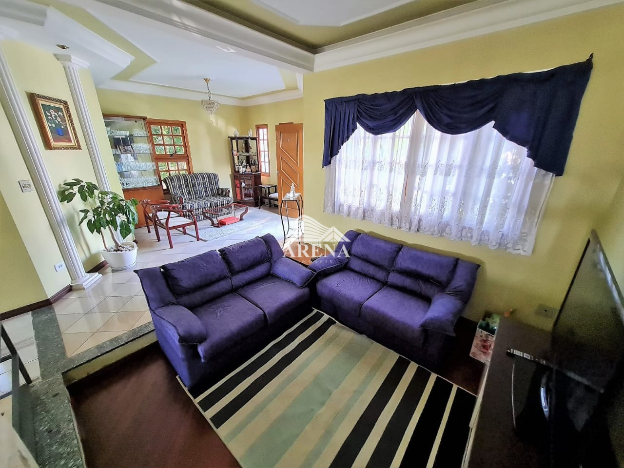 Sobrado cinematográfico  com 4 dormitórios no Bairro Matriz em Mauá