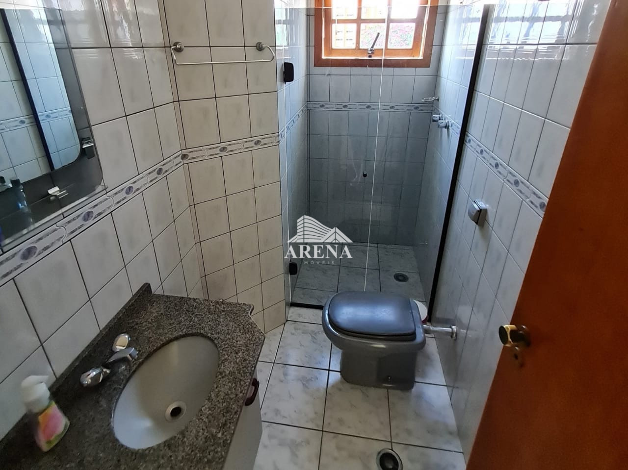 Sobrado cinematográfico  com 4 dormitórios no Bairro Matriz em Mauá