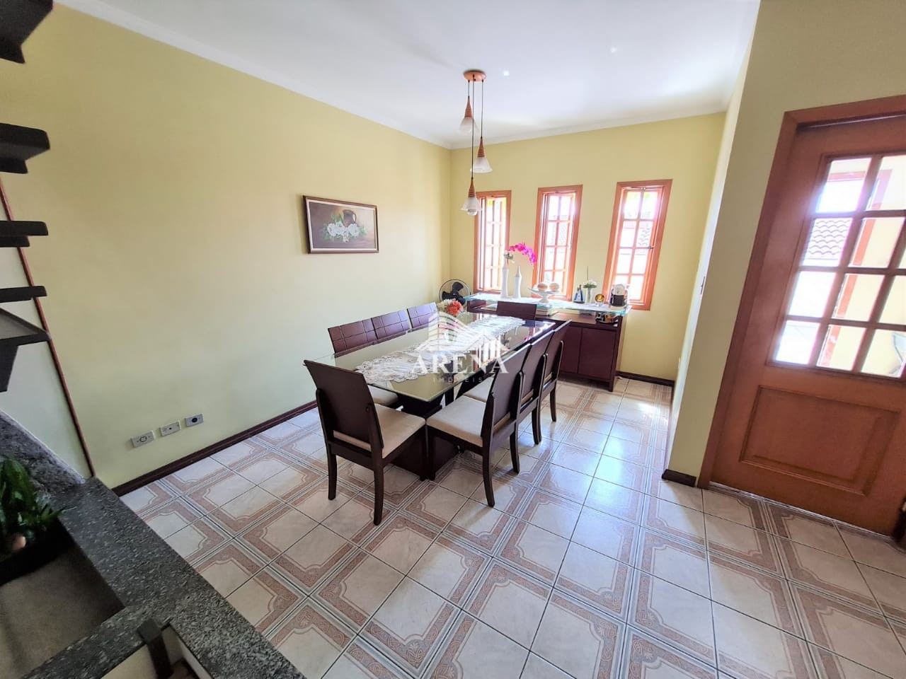 Sobrado cinematográfico  com 4 dormitórios no Bairro Matriz em Mauá