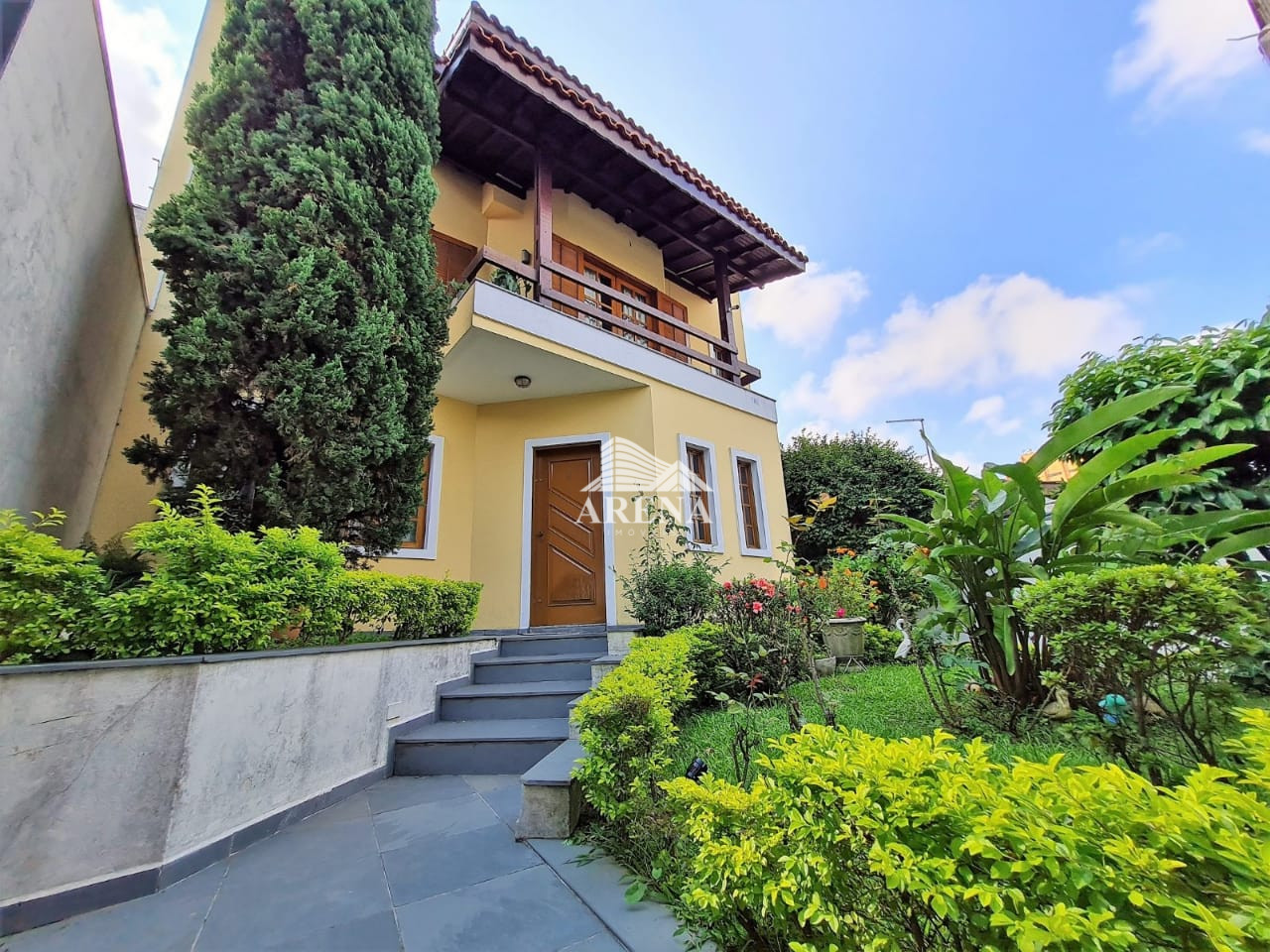 Sobrado cinematográfico  com 4 dormitórios no Bairro Matriz em Mauá