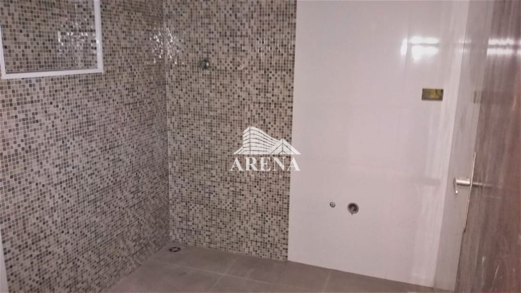 Sobrado 2 dormitórios, sala, cozinha, banheiro,lavabo e varanda. 95 mts² . Próximo Parque Central, S