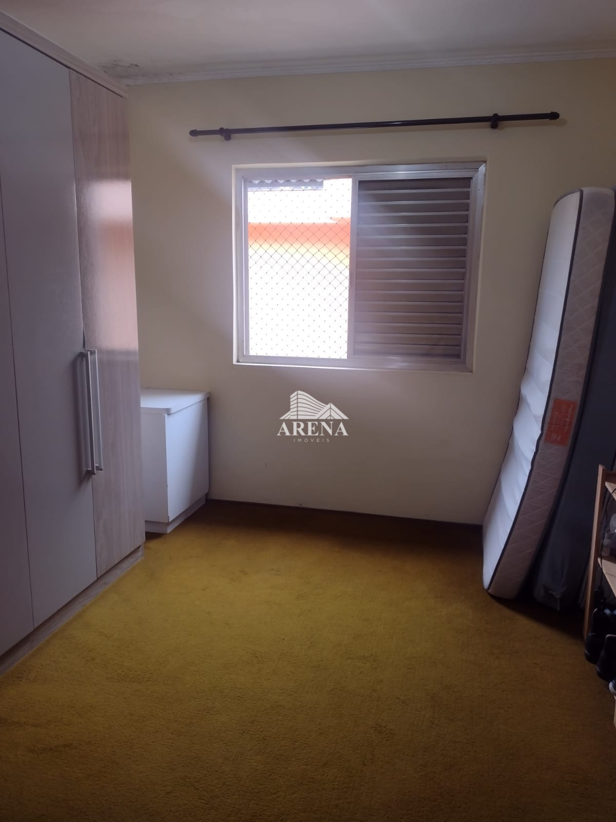 Sobrado com 3 dormitórios no Bairro Sta Maria mais casa com 2 dormitórios nos fundos.