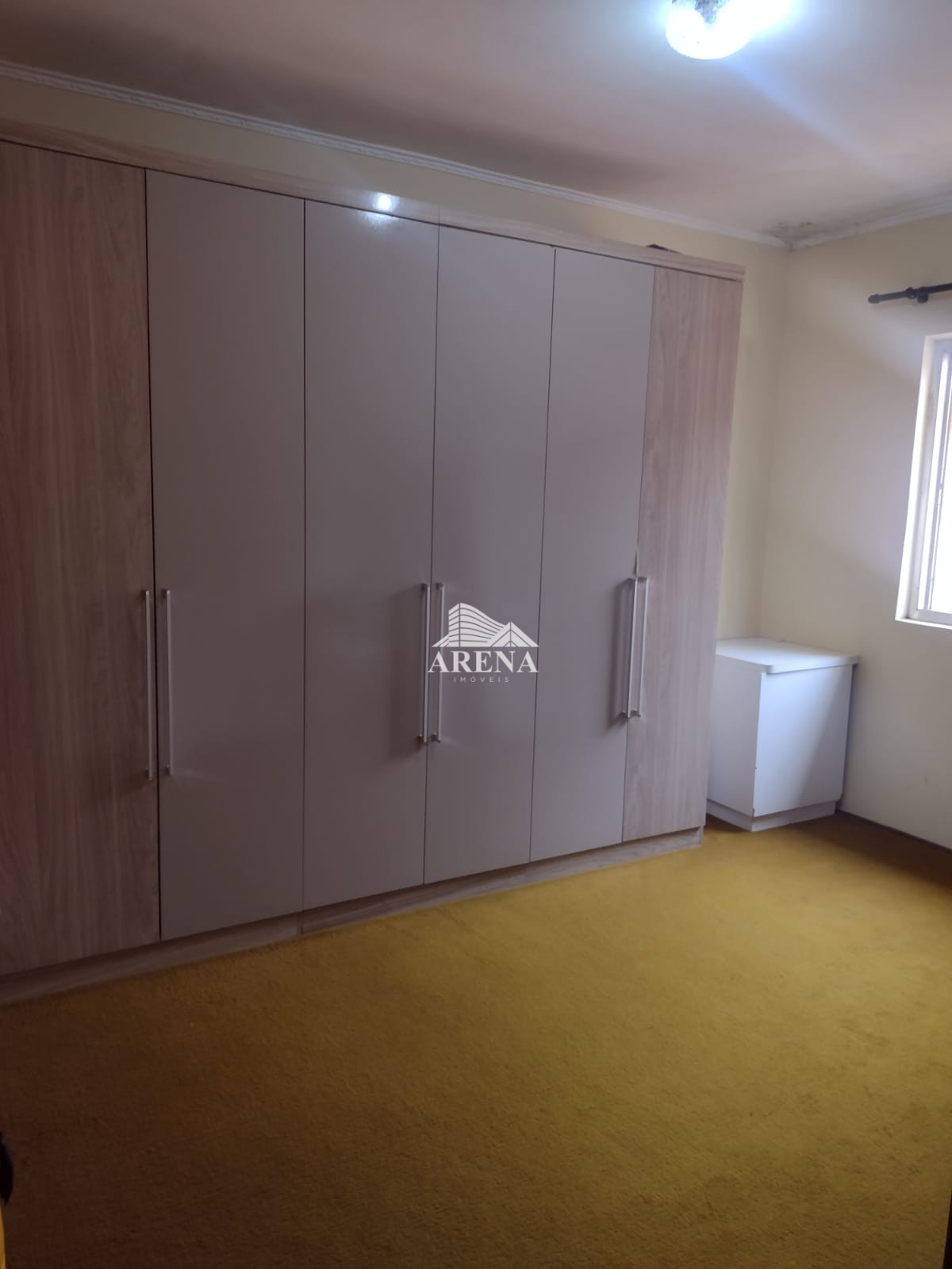 Sobrado com 3 dormitórios no Bairro Sta Maria mais casa com 2 dormitórios nos fundos.