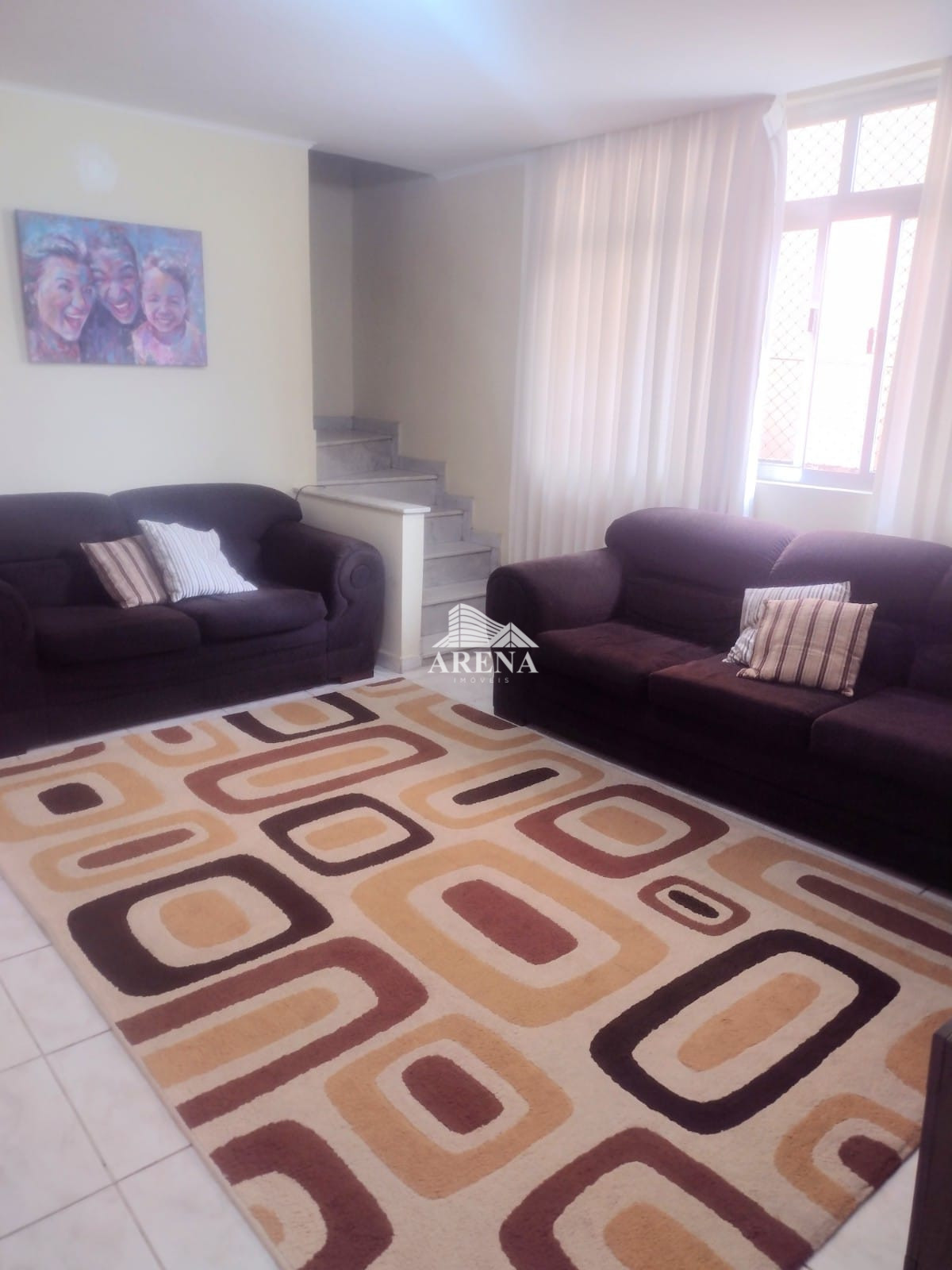 Sobrado com 3 dormitórios no Bairro Sta Maria mais casa com 2 dormitórios nos fundos.