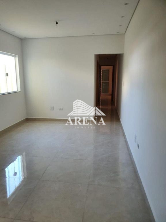 V. GILDA - APTº S/ COND. - ELEVADOR - 80m² A.U. - 3 DORMIT. (1 SUÍTE) - SALA 2 AMBIENTES - COZINHA C