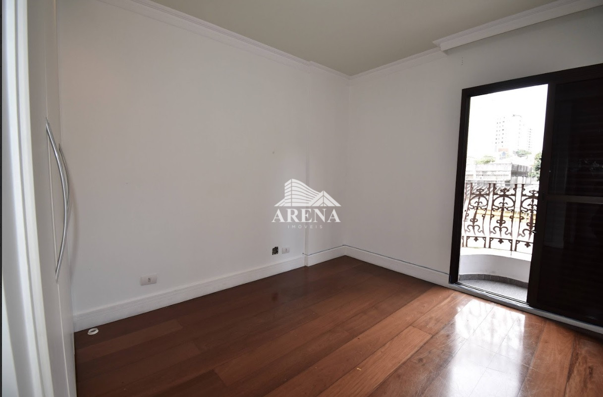 Apto com 3 dormitórios (1 suíte) em São Caetano ( Santa Paula)