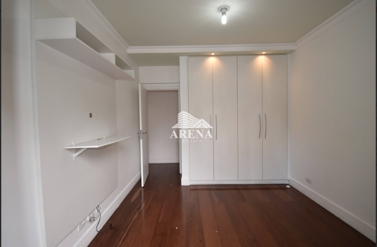 Apto com 3 dormitórios (1 suíte) em São Caetano ( Santa Paula)