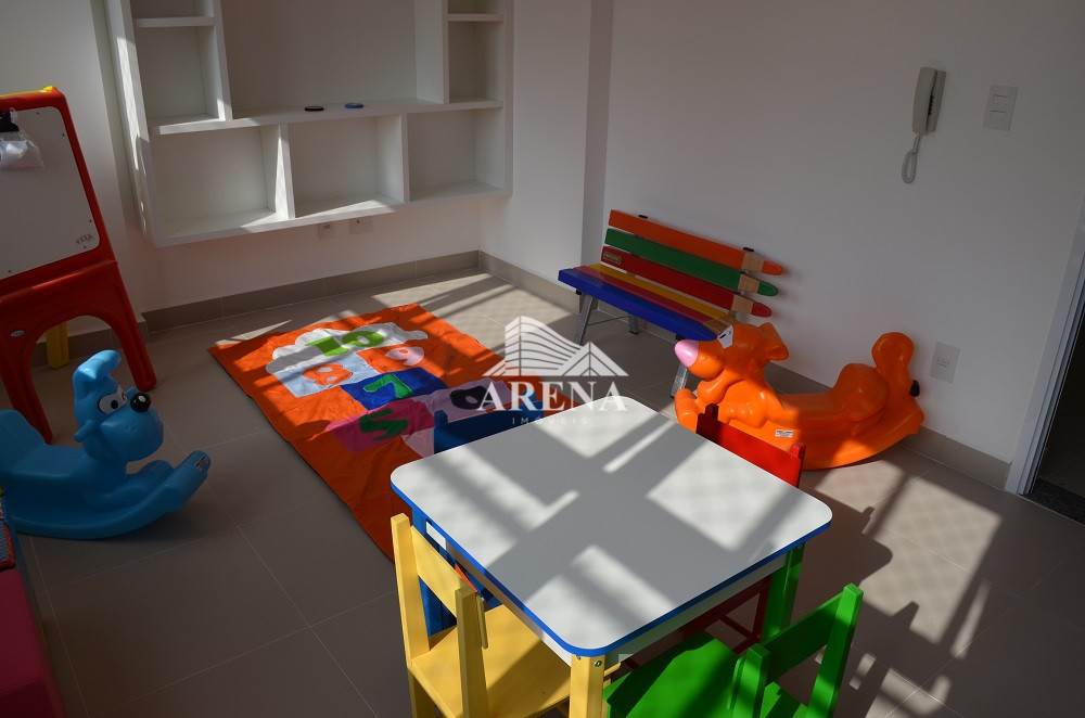  Apto com 2 dormitórios n Baeta Neves