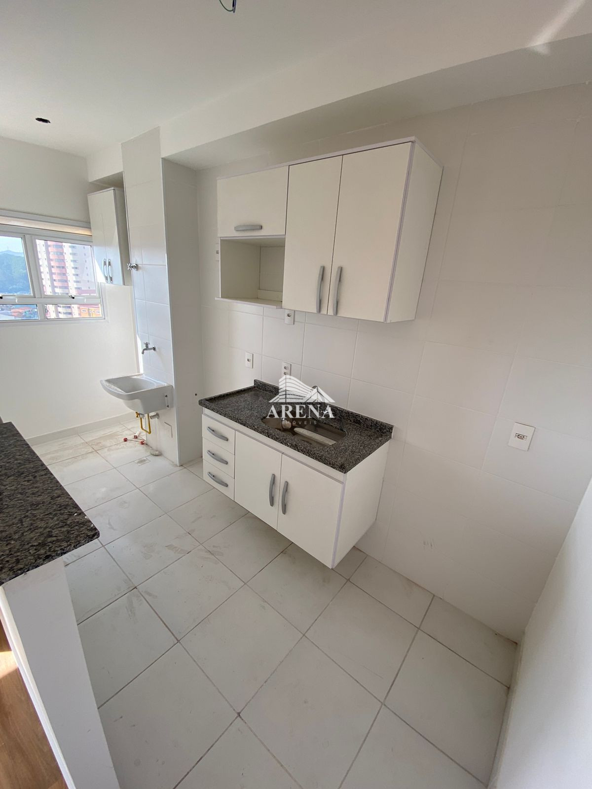  Apto com 2 dormitórios n Baeta Neves