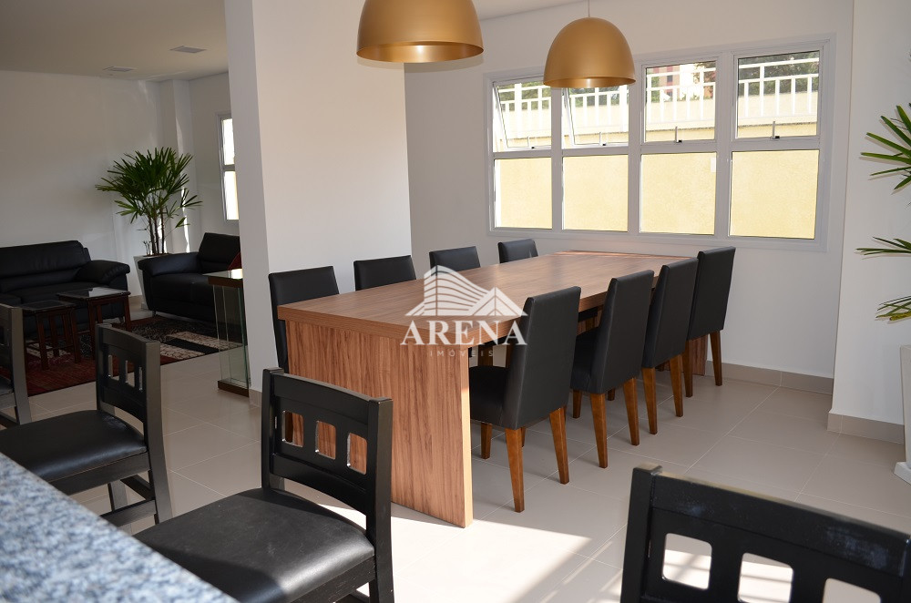  Apto com 2 dormitórios n Baeta Neves