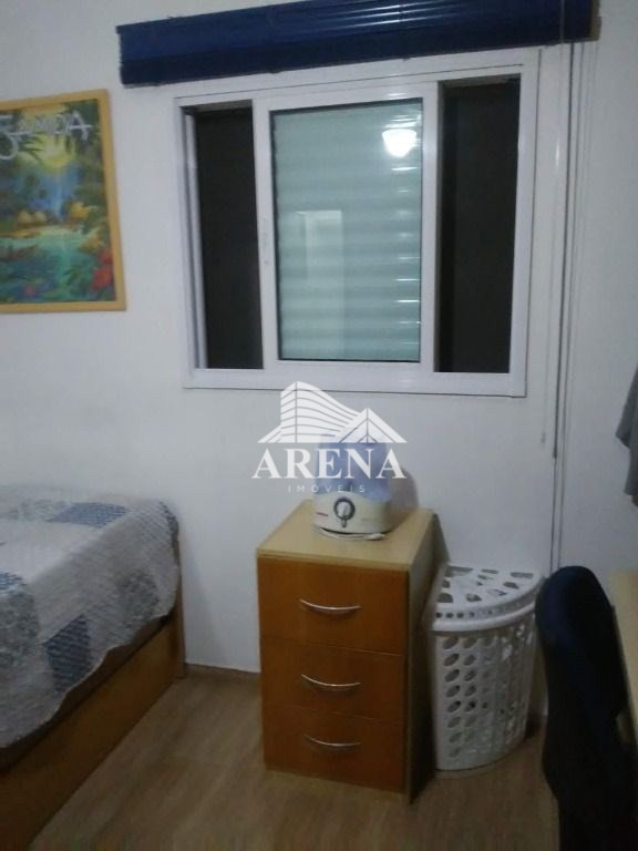 Belo sobrado com 3 quartos (1 suíte), sala, 3 banheiros, lavanderia, área para churrasco,área de luz