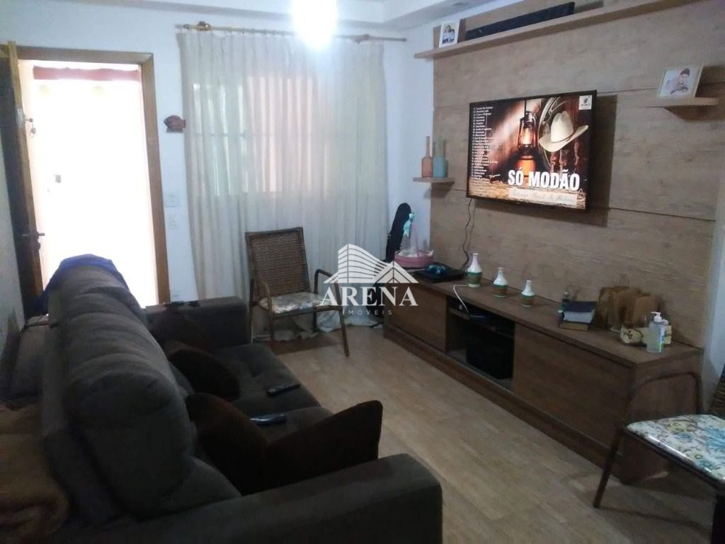 Belo sobrado com 3 quartos (1 suíte), sala, 3 banheiros, lavanderia, área para churrasco,área de luz