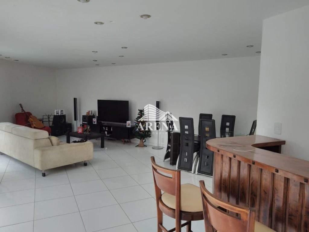 Sobrado de esquina com 3 suites ,sala, copa, cozinha, lavabo ,lavanderia , garagem para 4 carros gra