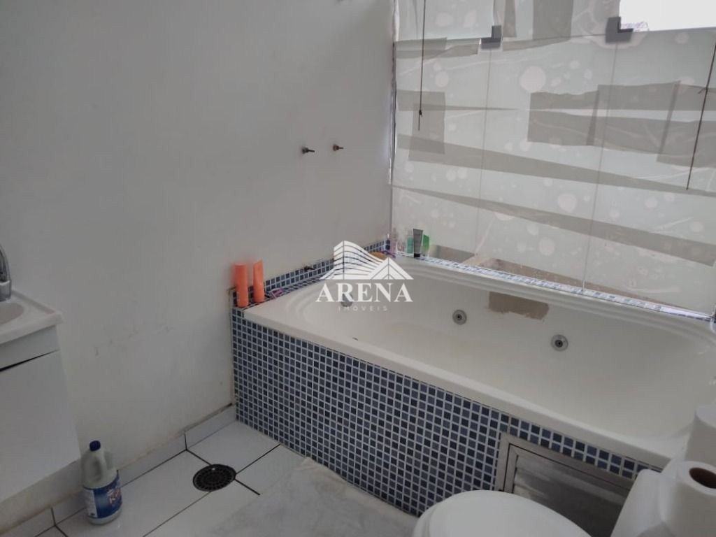 Sobrado de esquina com 3 suites ,sala, copa, cozinha, lavabo ,lavanderia , garagem para 4 carros gra