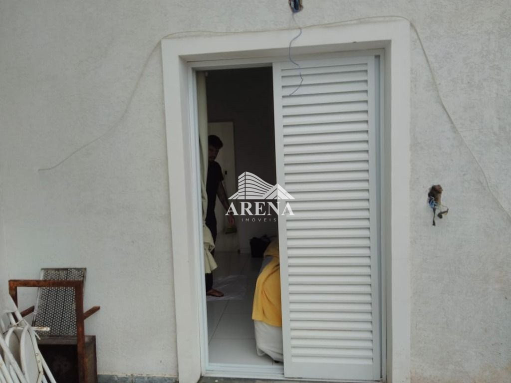 Sobrado de esquina com 3 suites ,sala, copa, cozinha, lavabo ,lavanderia , garagem para 4 carros gra