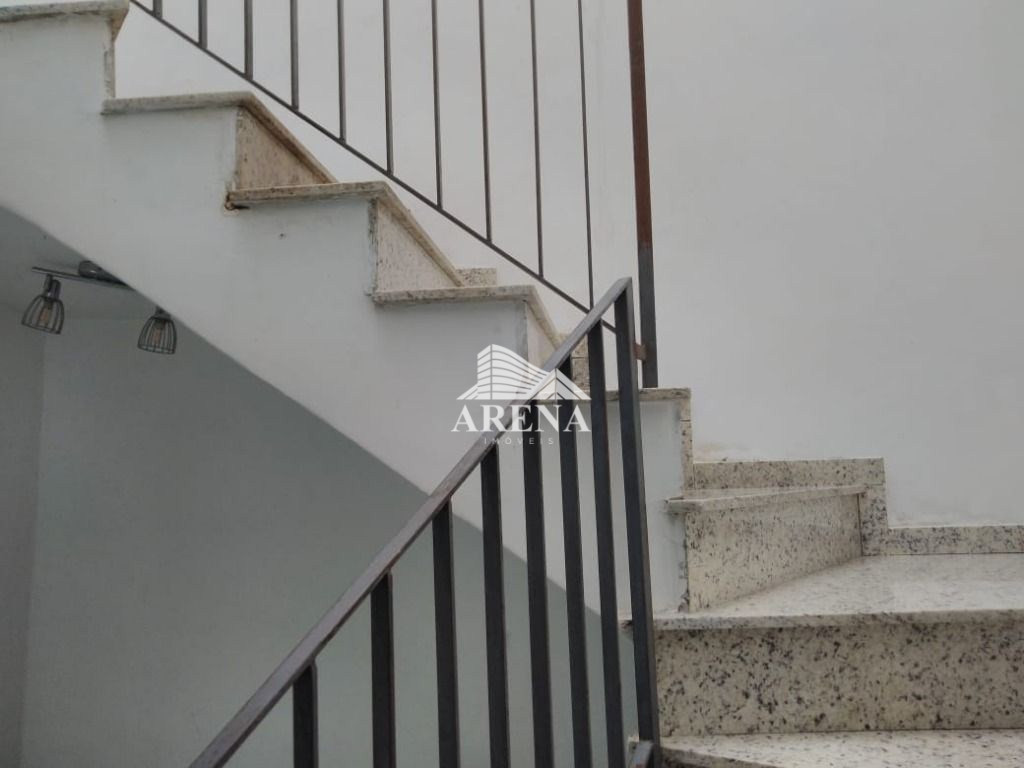 Sobrado de esquina com 3 suites ,sala, copa, cozinha, lavabo ,lavanderia , garagem para 4 carros gra