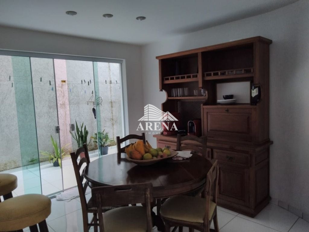 Sobrado de esquina com 3 suites ,sala, copa, cozinha, lavabo ,lavanderia , garagem para 4 carros gra