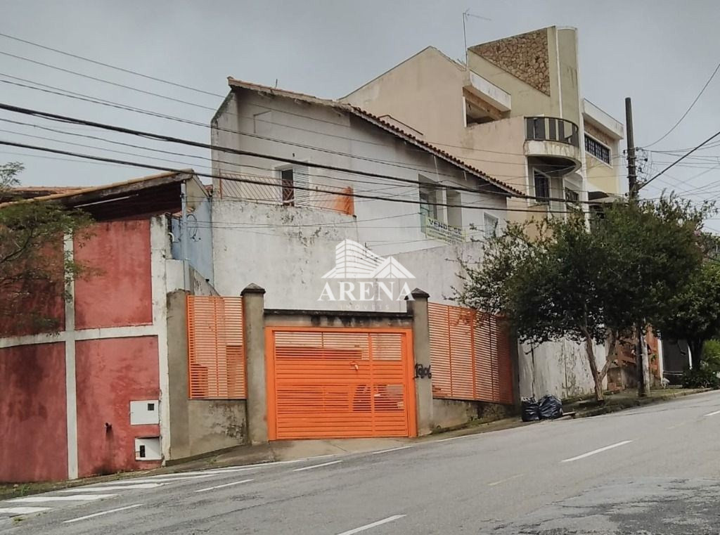 Sobrado de esquina com 3 suites ,sala, copa, cozinha, lavabo ,lavanderia , garagem para 4 carros gra