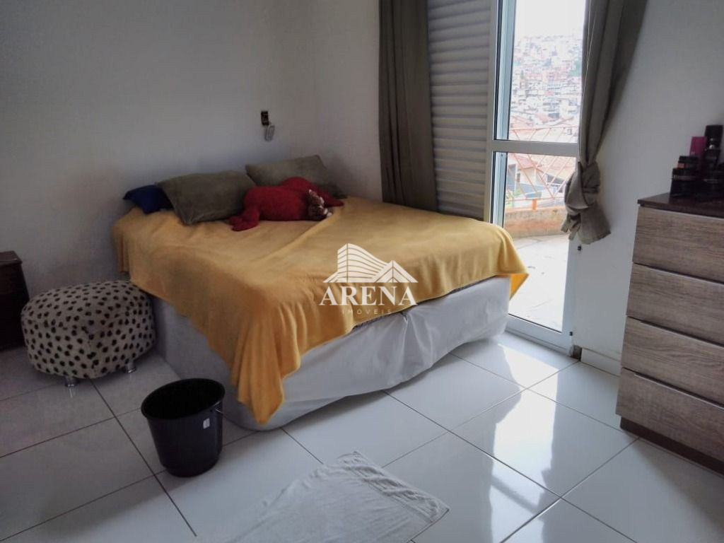 Sobrado de esquina com 3 suites ,sala, copa, cozinha, lavabo ,lavanderia , garagem para 4 carros gra