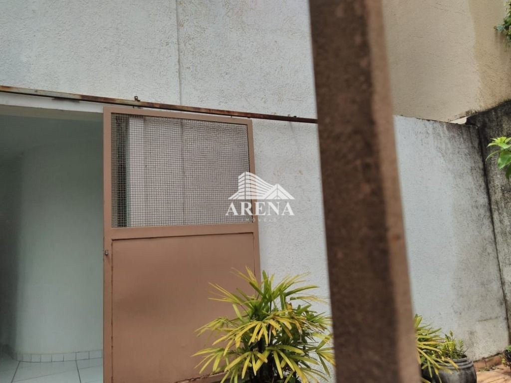 Sobrado de esquina com 3 suites ,sala, copa, cozinha, lavabo ,lavanderia , garagem para 4 carros gra