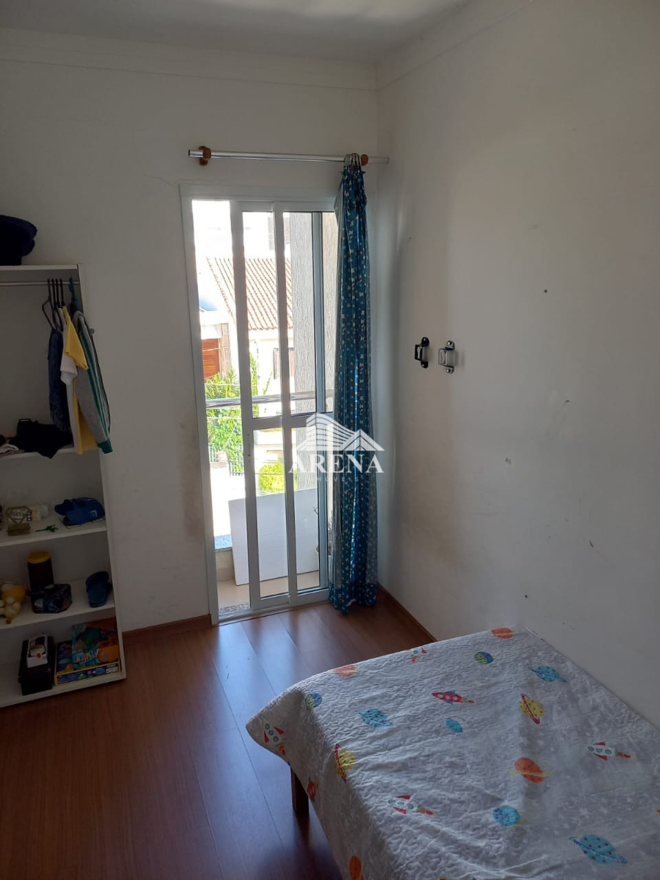 Ampla cobertura com 2 dormitórios ( 1 suíte) na Vila Bastos.