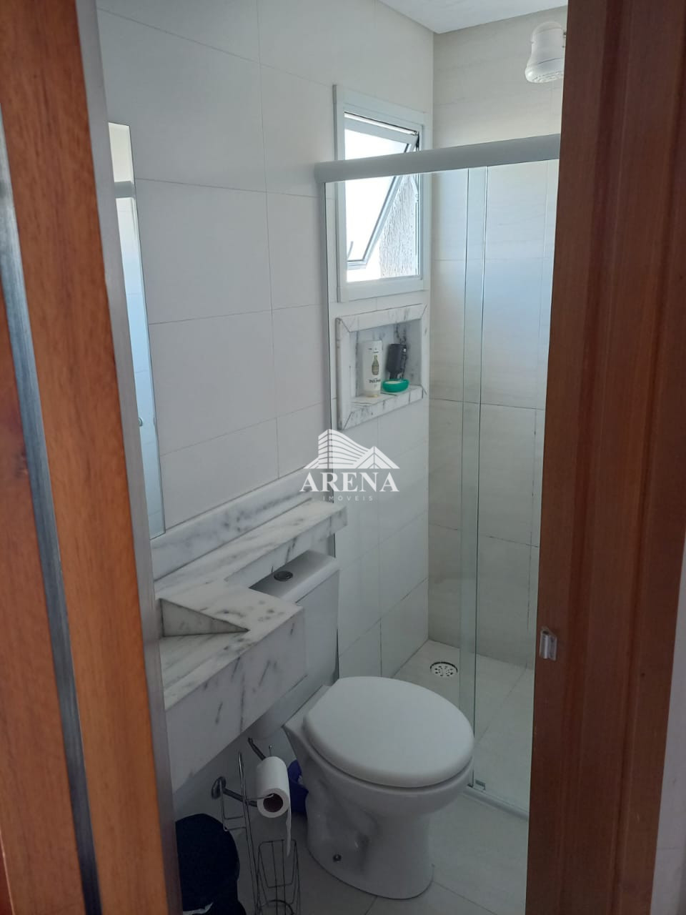 Ampla cobertura com 2 dormitórios ( 1 suíte) na Vila Bastos.