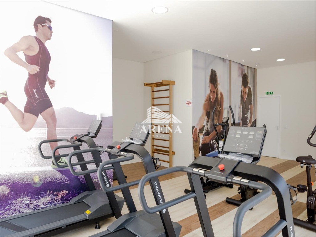 Apartamento com  2 dormitórios ( 1 suíte) , 1 vaga a 10 minutos do Metro Vila Prudente. Àrea de laze