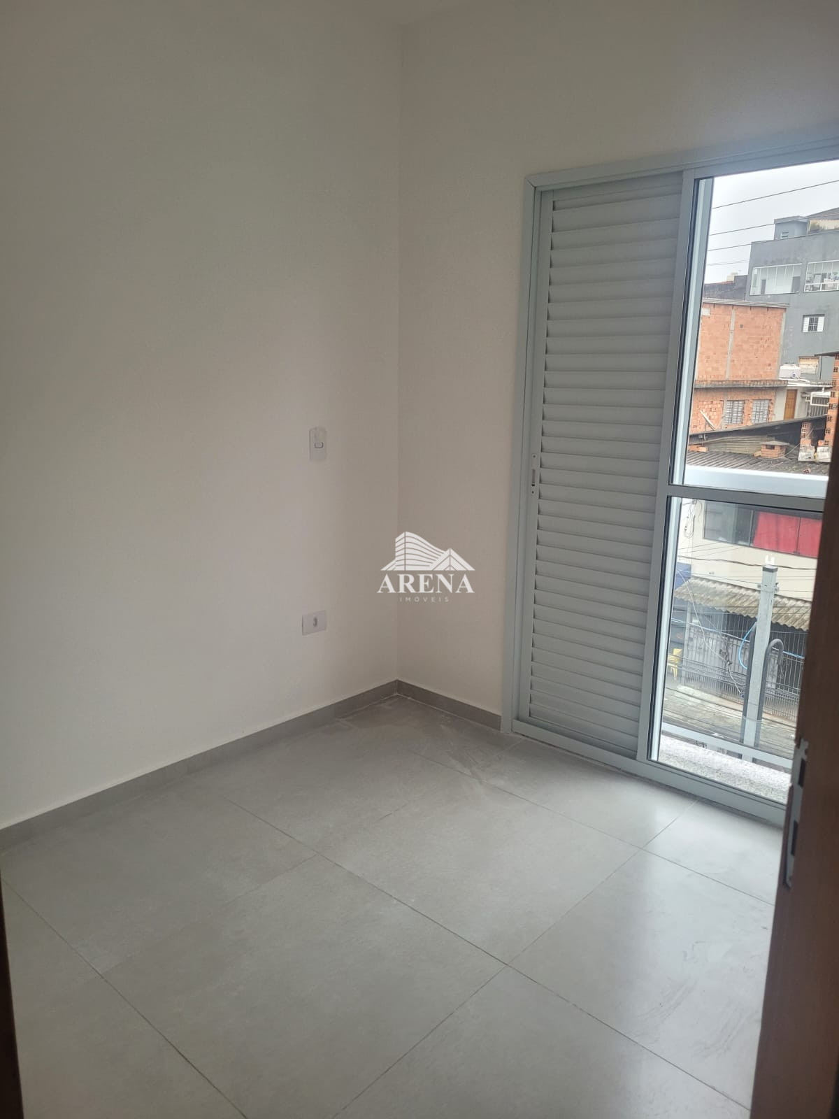 Oportunidade: Cobertura baixo condomínio  com 2 dormitórios no Jardim Cristiane.