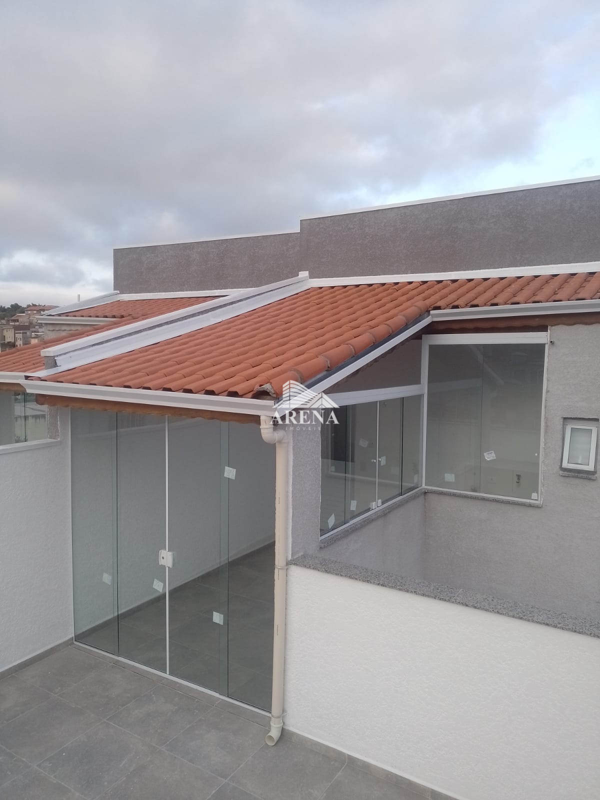 Oportunidade: Cobertura baixo condomínio  com 2 dormitórios no Jardim Cristiane.
