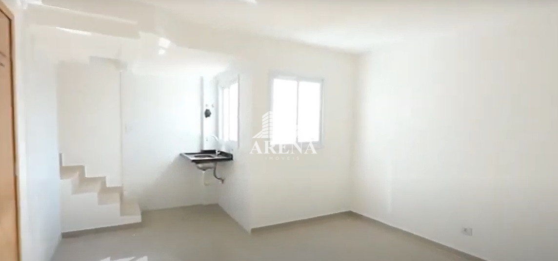 Cobertura com 86,18m². na Vila Sacadura Cabral com 2 quartos (1 SUÍTE) , sala, cozinha, banheiro, l