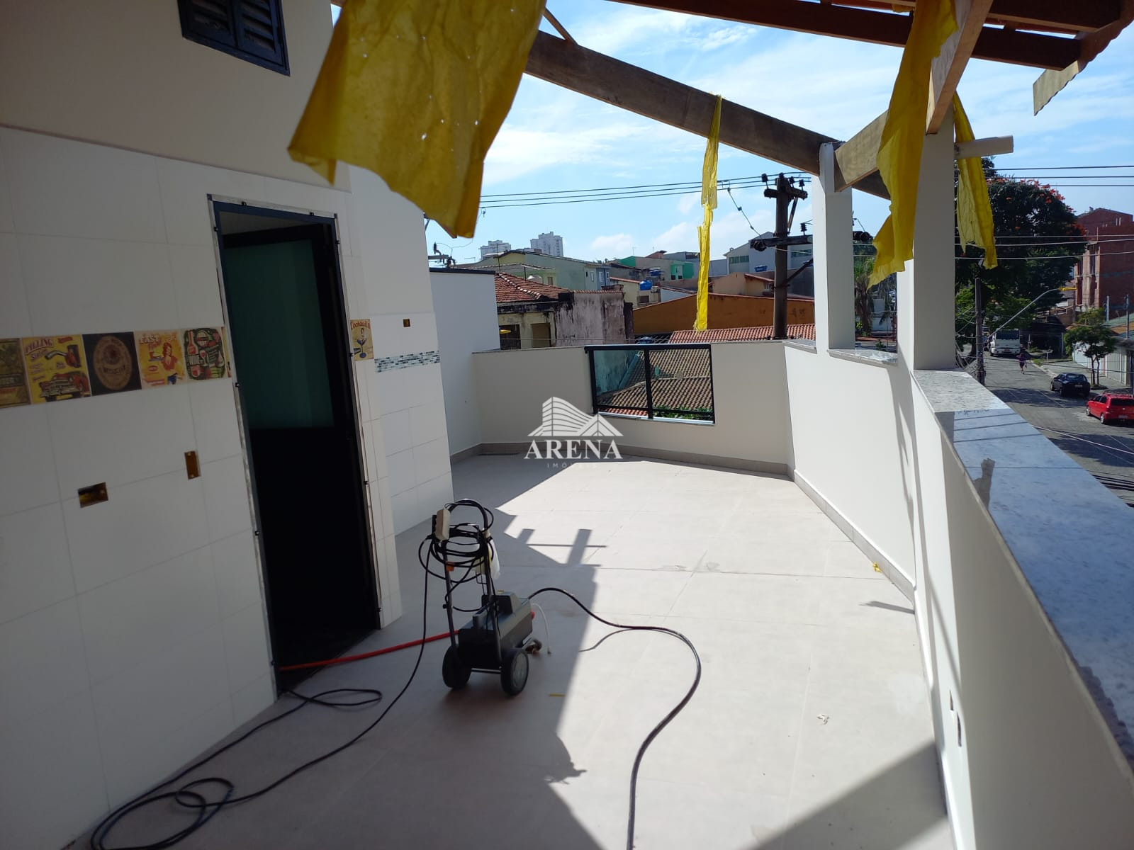 Sobrado triplex com espaço para área gourmet.