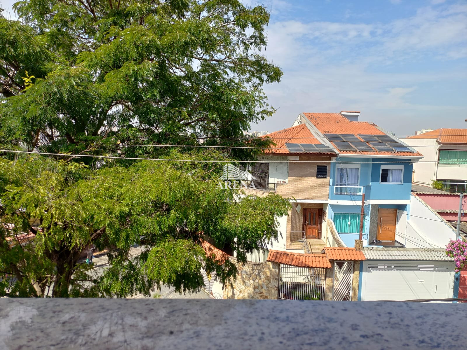 Sobrado triplex com espaço para área gourmet.