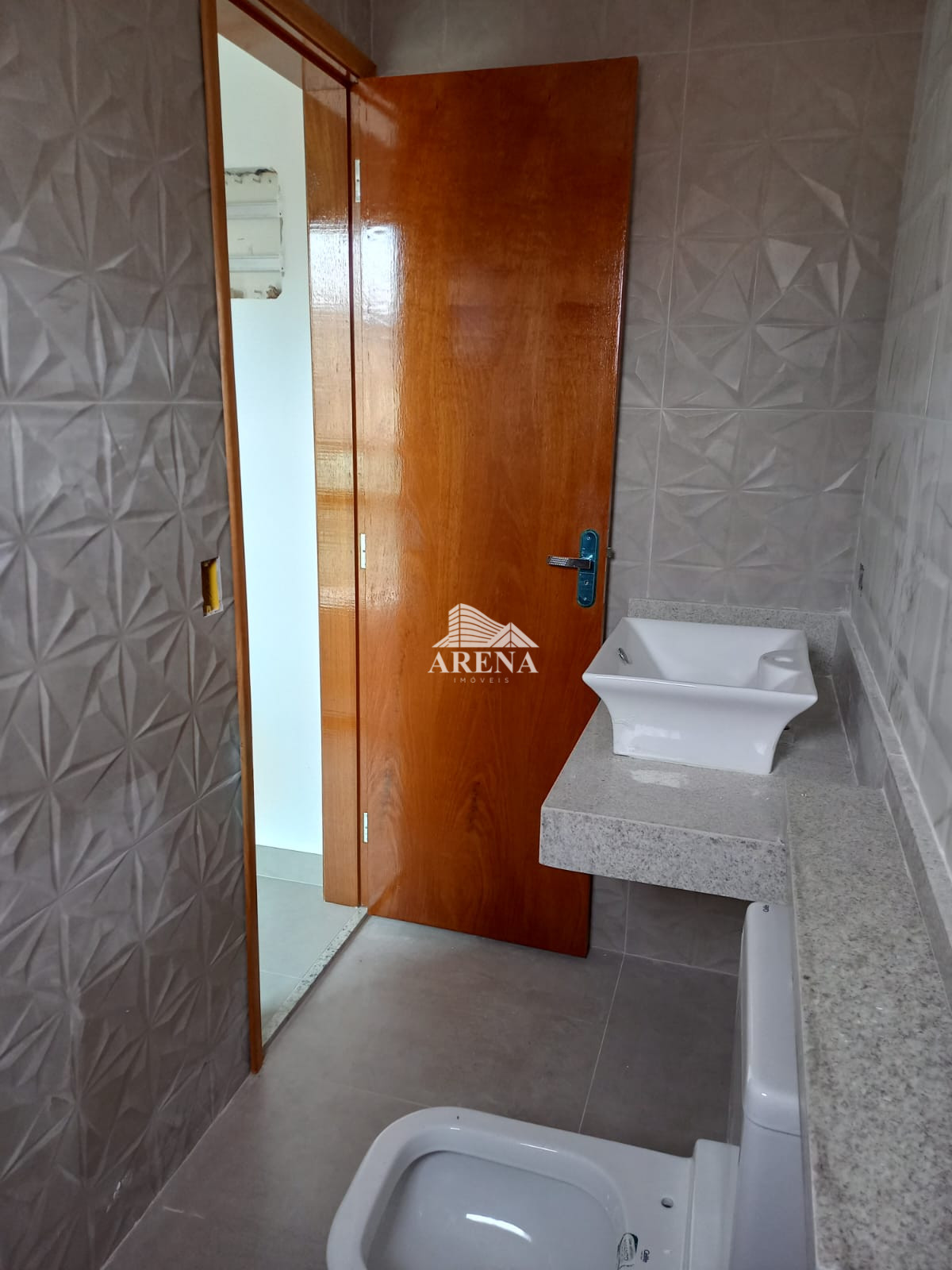 Sobrado triplex com espaço para área gourmet.