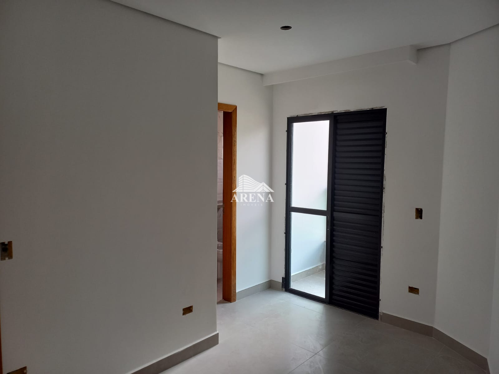 Sobrado triplex com espaço para área gourmet.