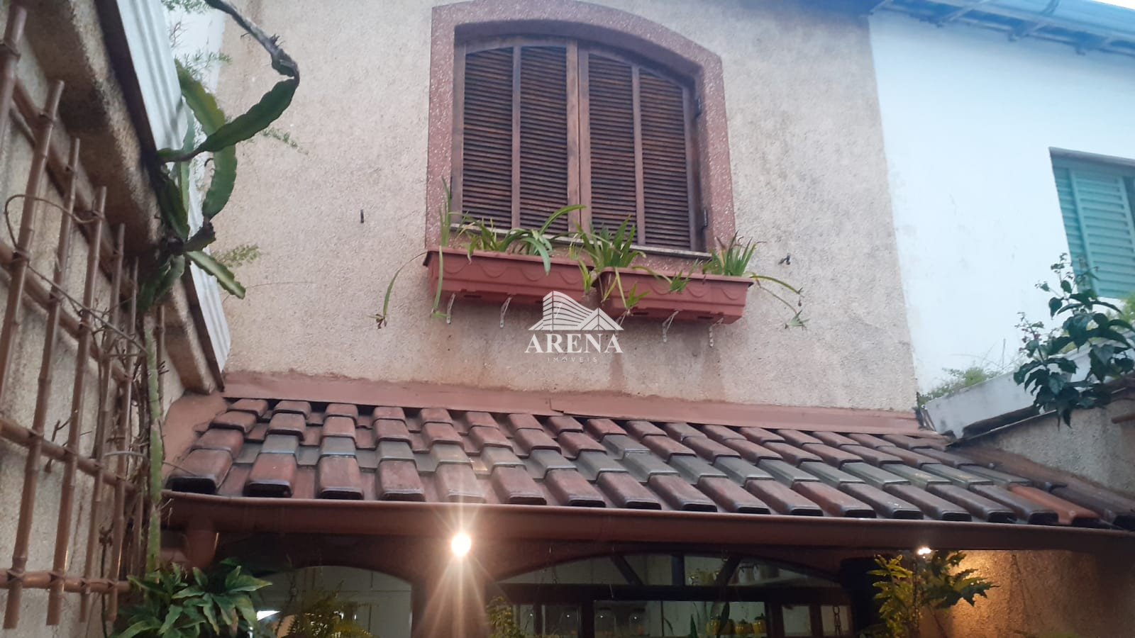 PAULICEIA - SOBRADO - 128m² A.C. - 2 DORMT - ÓTIMO PADRÃO - LOCAL TOP