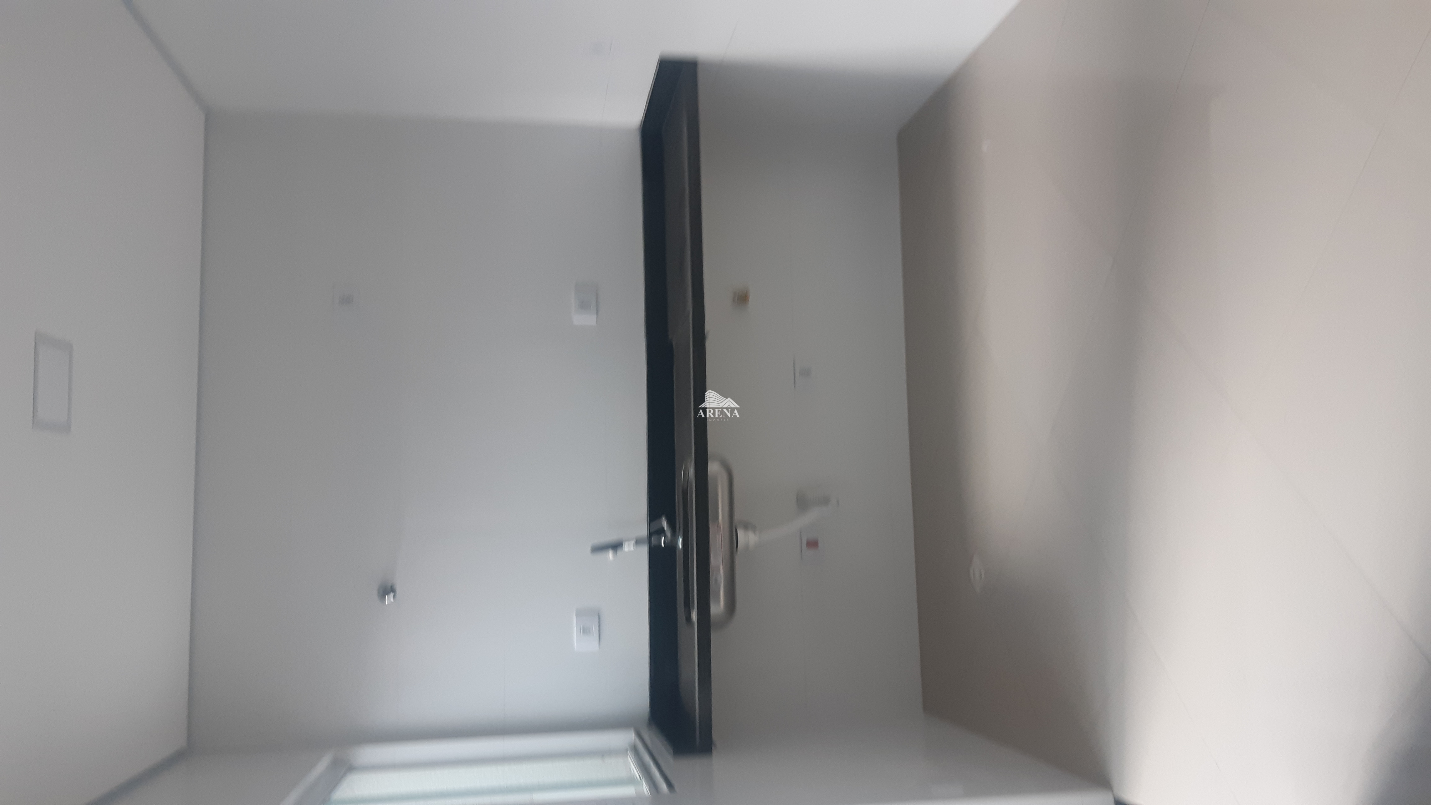 APTO NOVO TOTALMENTE ACABADO, COM ELEVADOR E SEM CONDOMÍNIO.