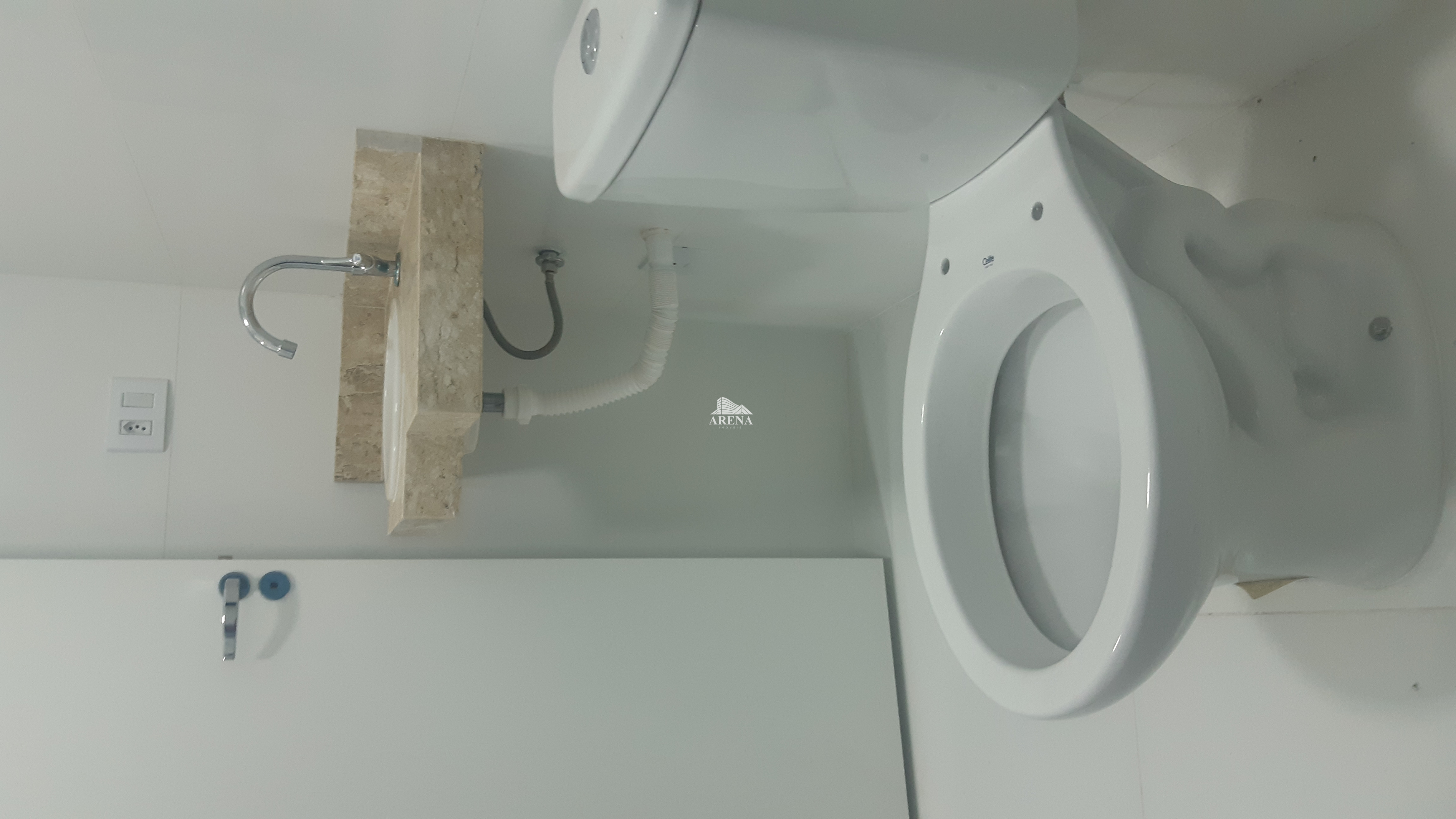 APTO NOVO TOTALMENTE ACABADO, COM ELEVADOR E SEM CONDOMÍNIO.