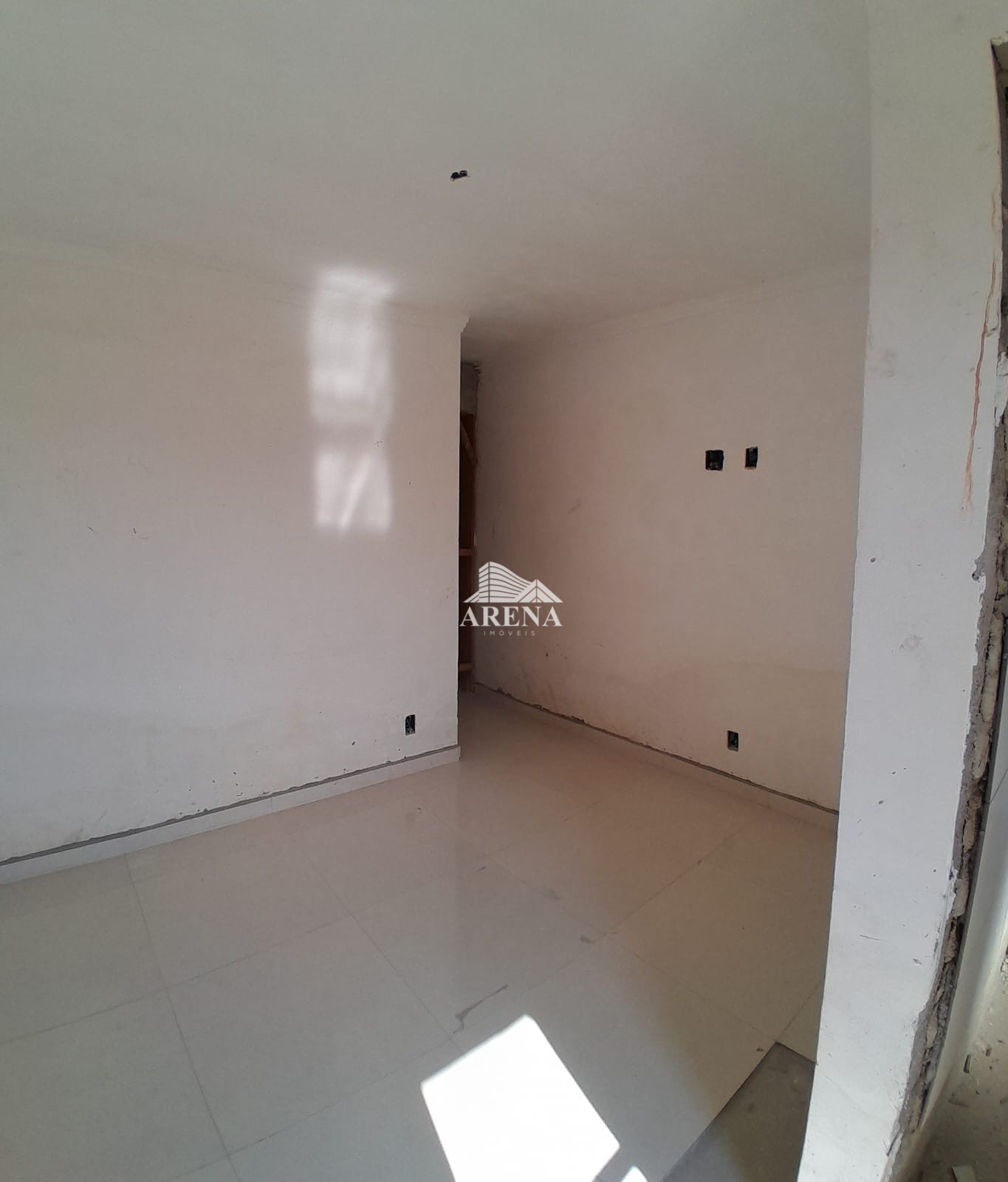 Cobertura baixo condominio.