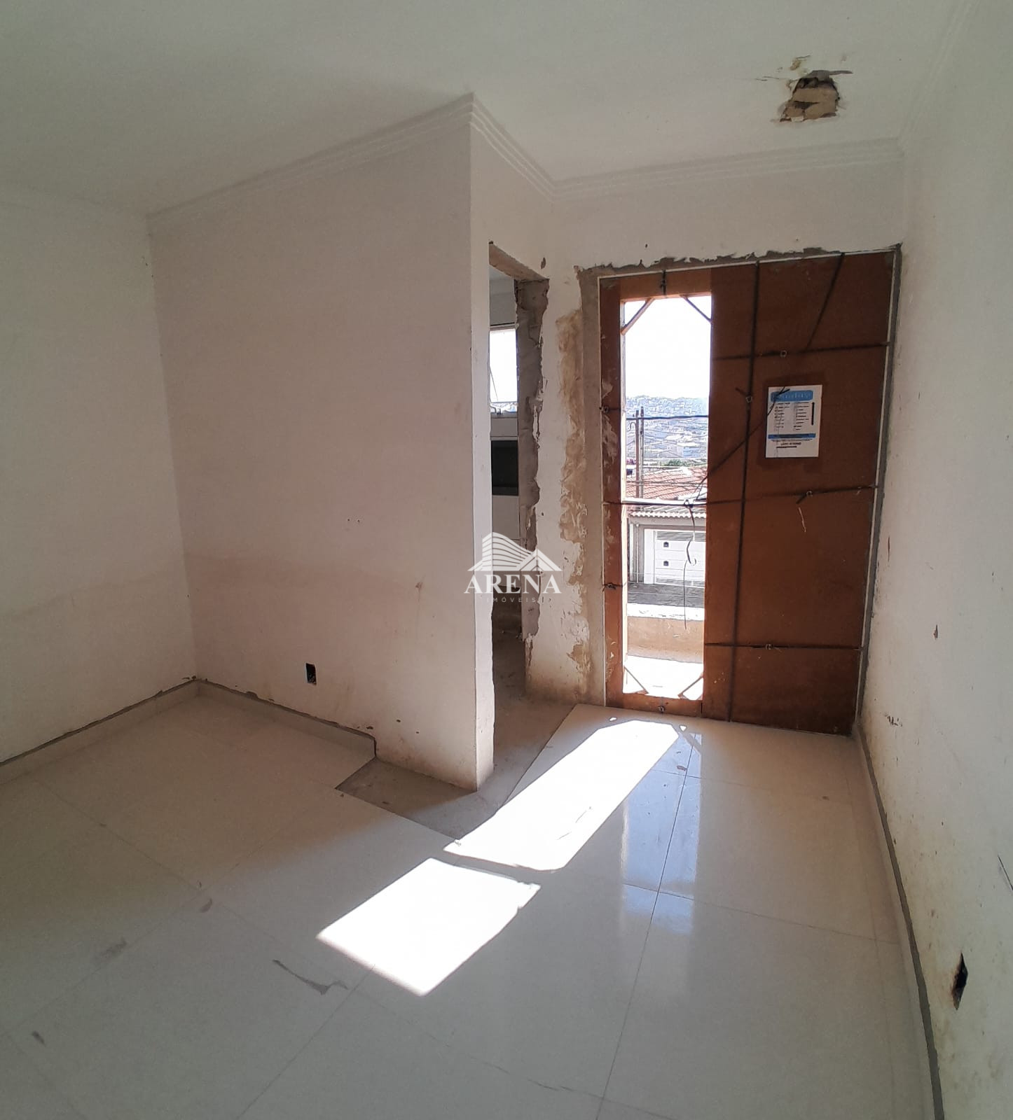 Cobertura baixo condominio.