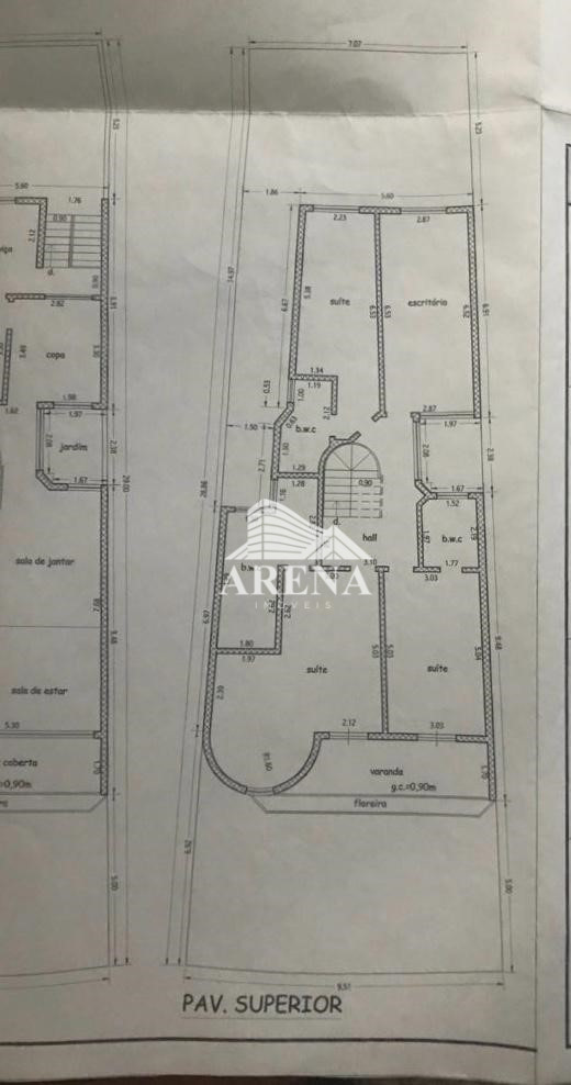 Sobrado com 4 quartos, sendo 3 com suíte e 411 metros quadrados de área construída, no Jardim Textil